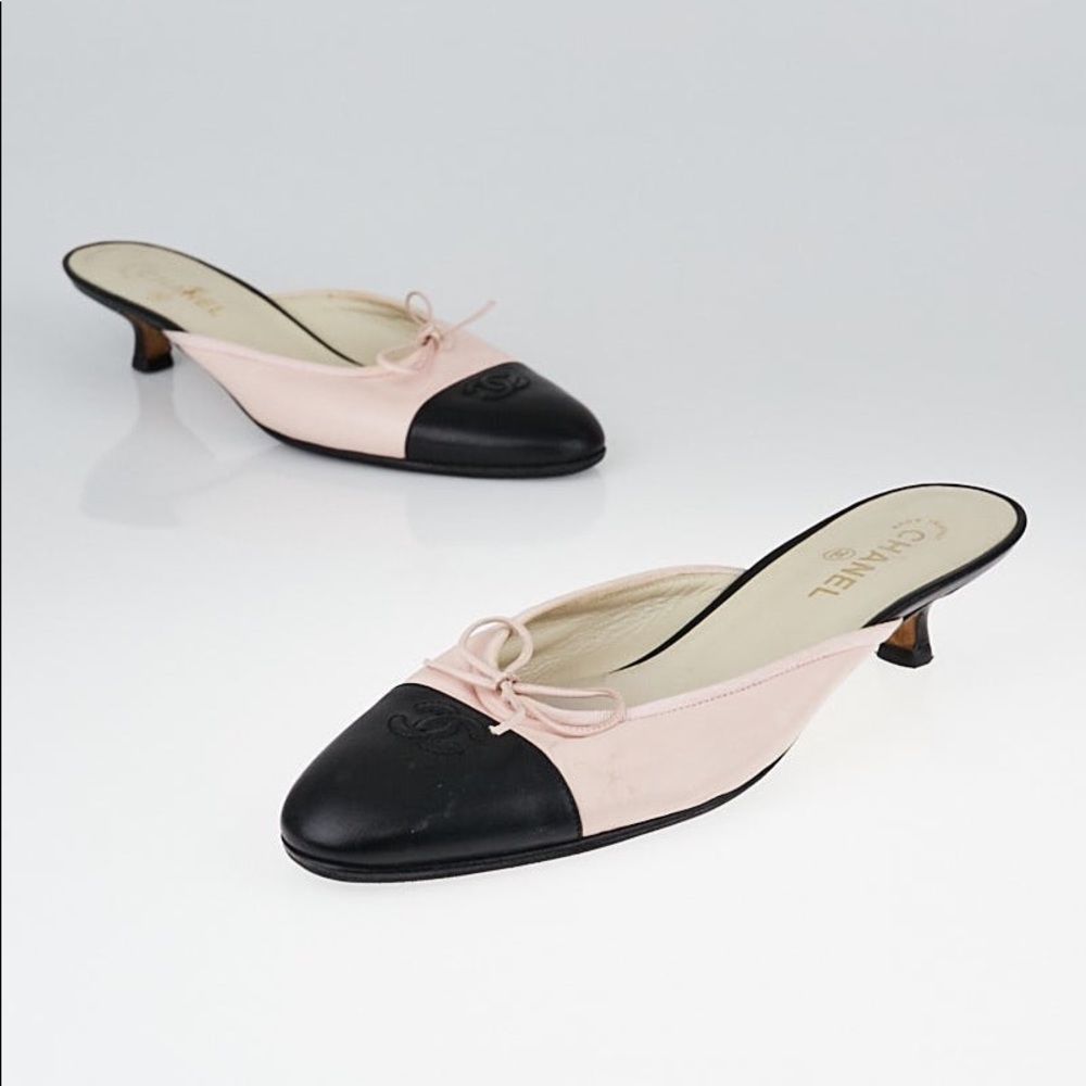 Chanel Light Pink Leather CC Cap Toe Kitten Heel